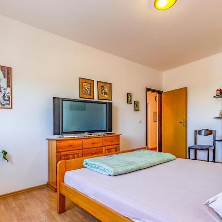 Gorgeous Apartment In Pula With Kitchen Eksteriør billede